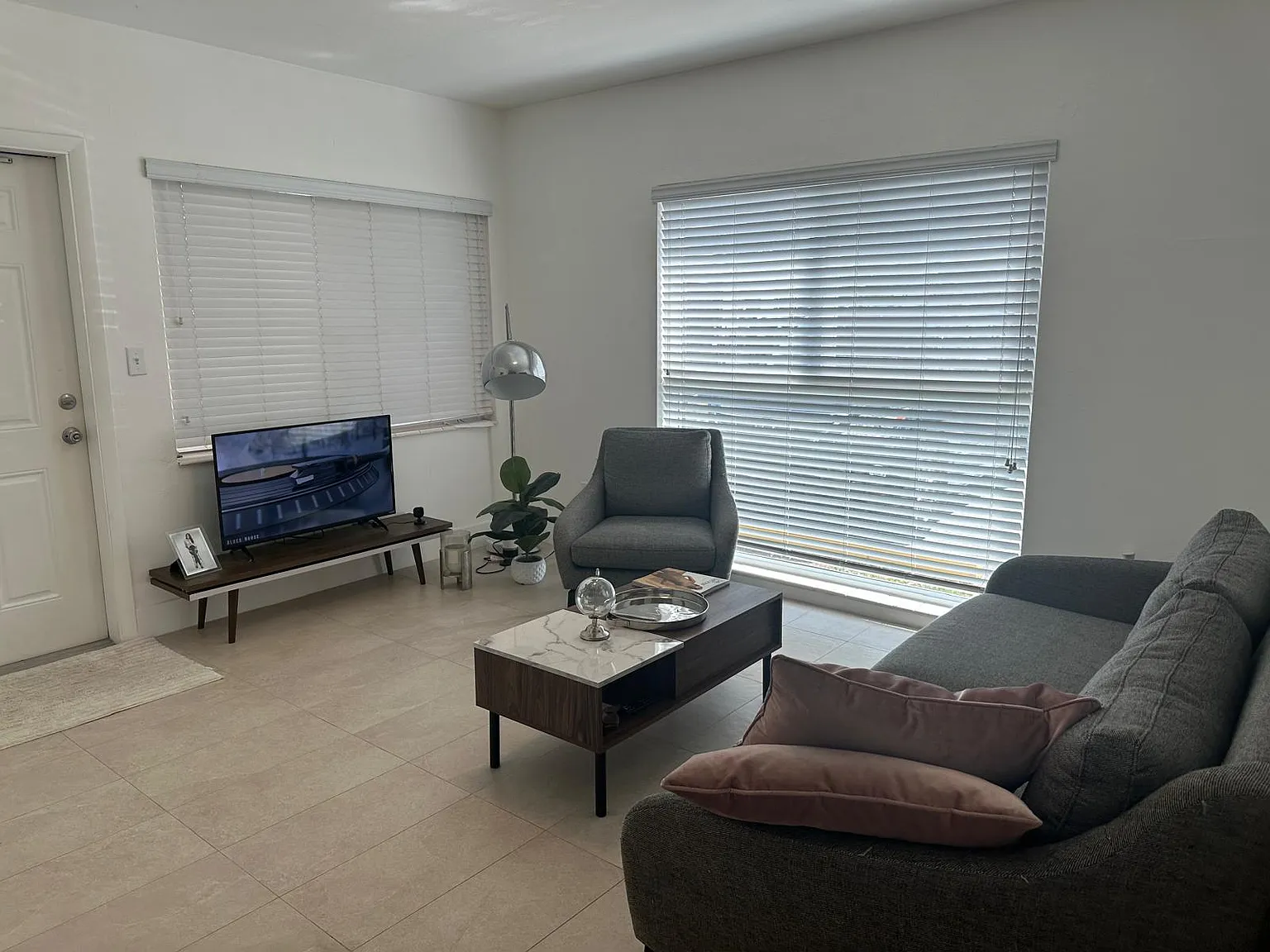 1 bed, 600 sqft, $1,600 — Photo 3