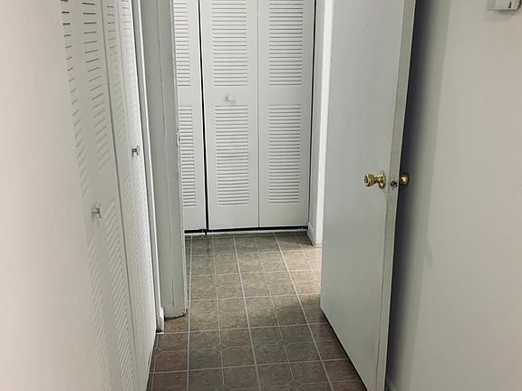 5th image of 4007 N University Dr #210