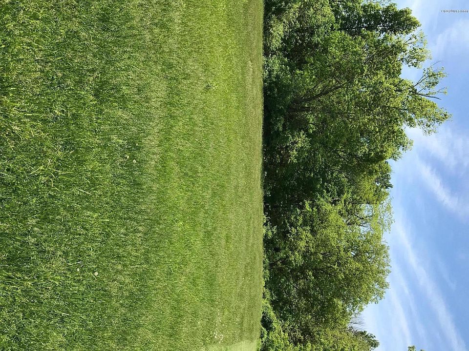 1st image of 15 McIntosh Ct
