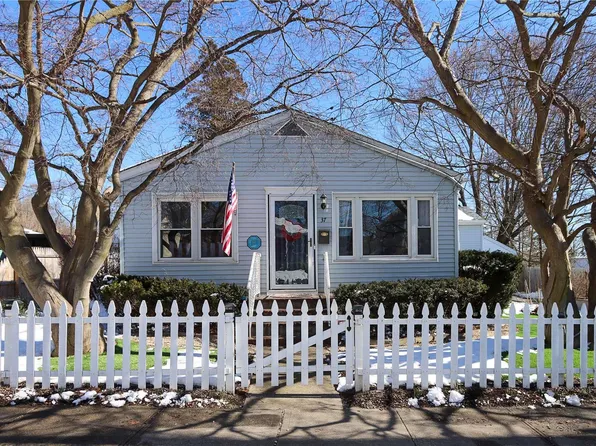 37 Folsom Avenue, Huntington Station, NY 11746