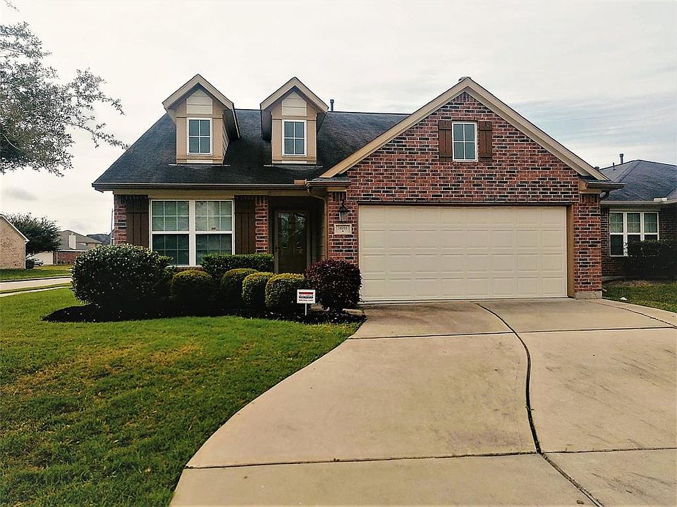 1st image of 18203 Surrey Lake Ln