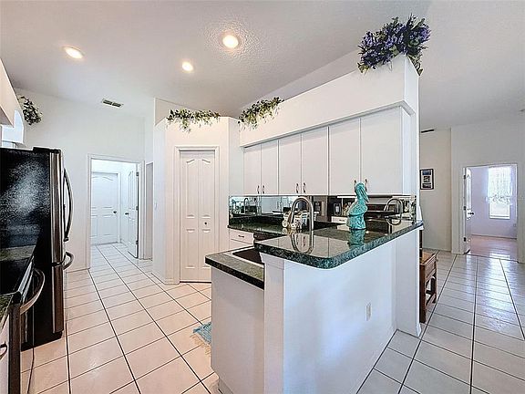 3rd image of 11415 Windstar Ct