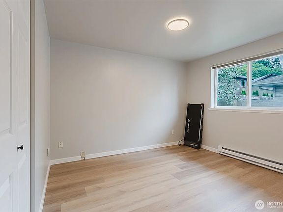5th image of 1650 Bayview Ave #1652