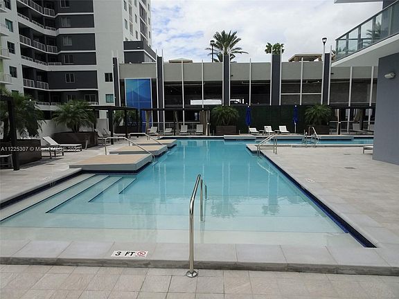 5th image of 1010 SW 2nd Ave Unit 1101