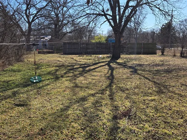 714 Potter St, Gainesville, TX 76240