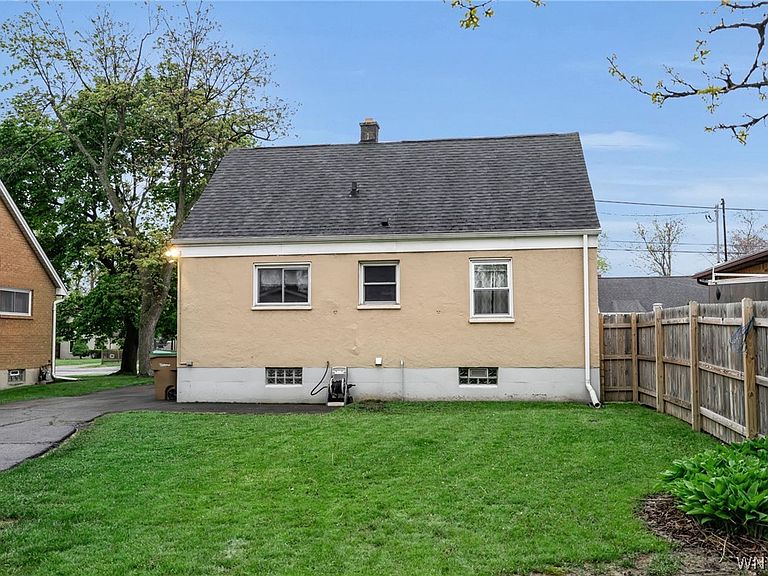 Listing photo 3