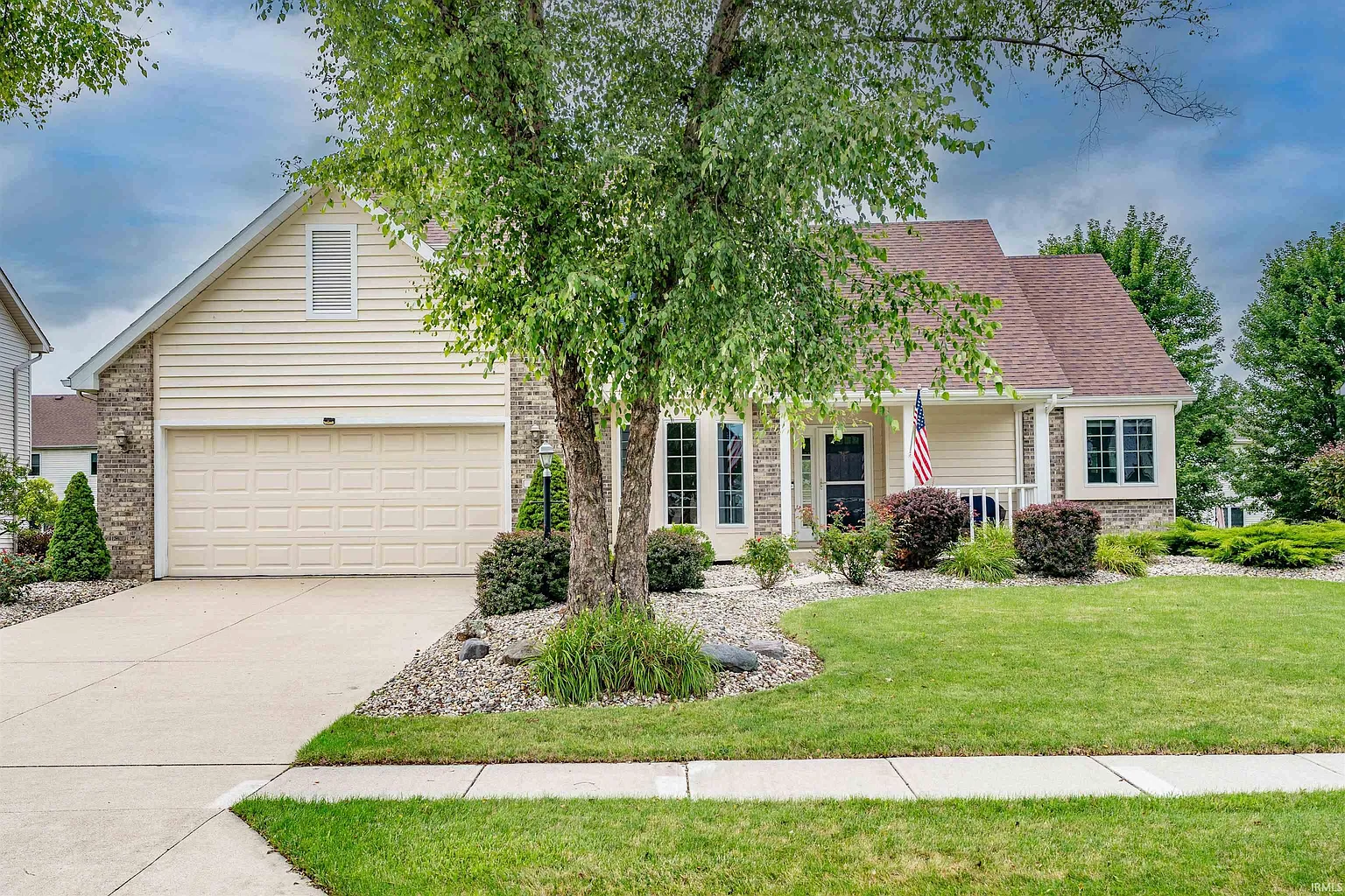 912 Deer Cliff Ct photo 1