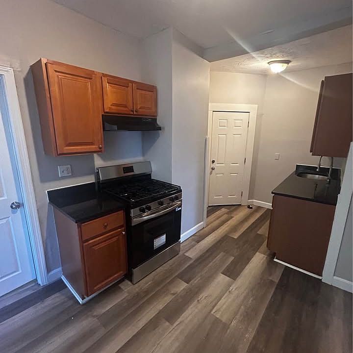 1st image of 98 Woodledge St #1