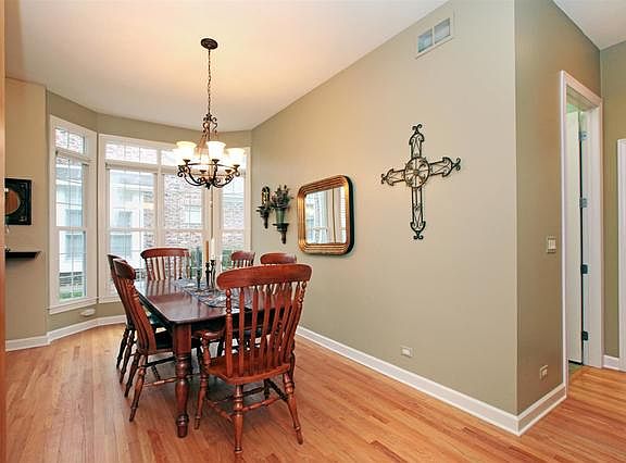4th image of 1060 W Bogey Ln