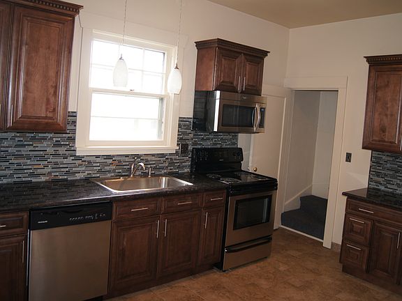 5th image of 1320 N Addison St
