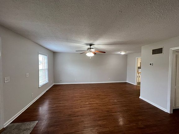 4th image of 711B E Clark Blvd