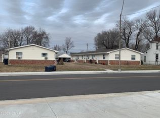 827 W Daugherty St, Webb City, MO 64870
