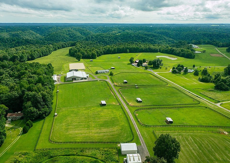 Beautiful turn key KY farm 