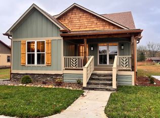 221 Clear Water Dr, Townsend, TN 37882