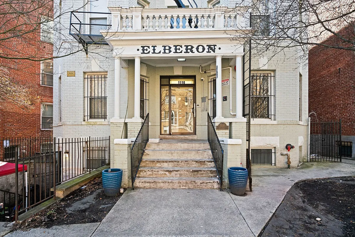 Building Photo - 1110 Columbia Rd NW