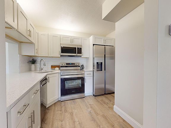 3rd image of 1105 Green Pine Boulevard #B1
