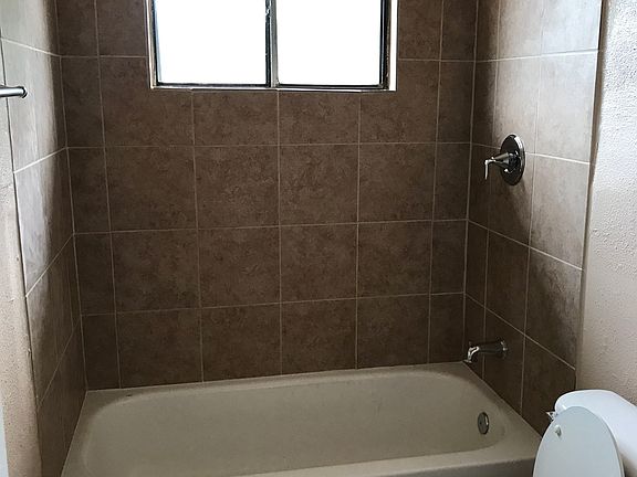4th image of 339 Clovis Pl