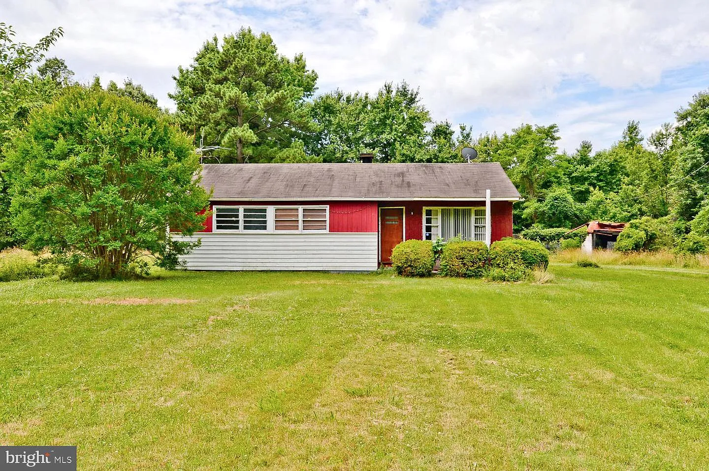 7915 Pomfret Rd photo 1