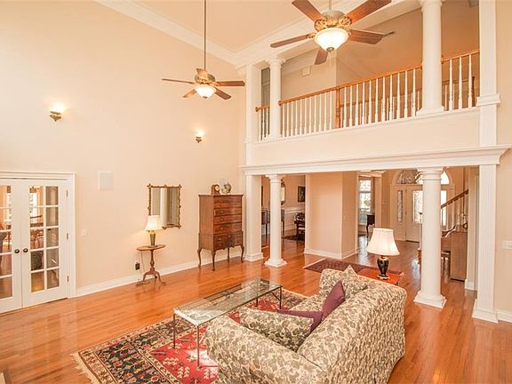 5th image of 5 S Sherwood Dr