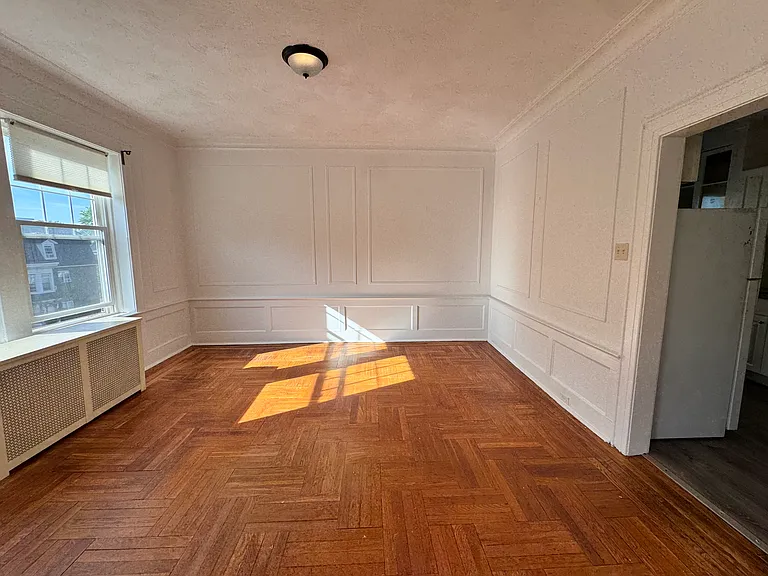 30 Gates Ave — Photo 8