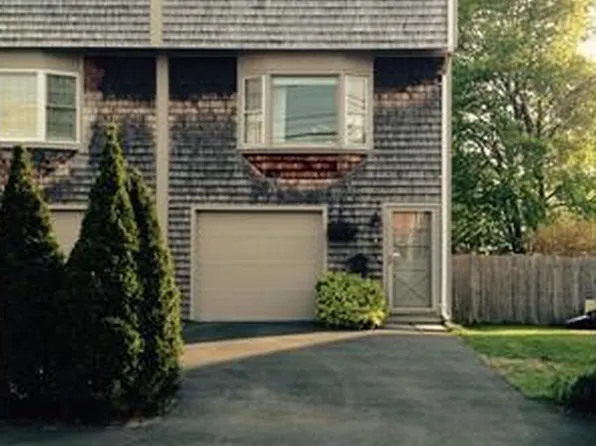 31 Barnard St #B, Marblehead, MA 01945