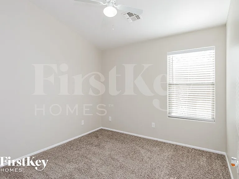 38154 N Rusty Ln — Photo 12