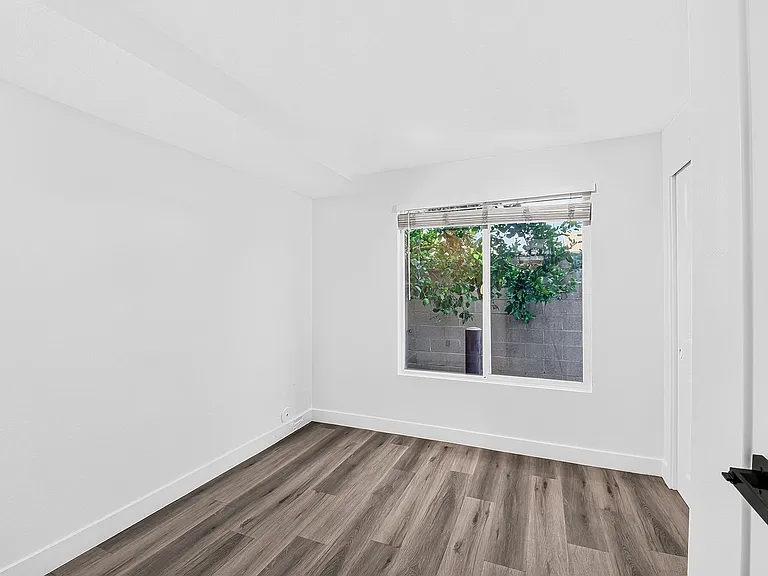 8101 Larson Avenue — Photo 33