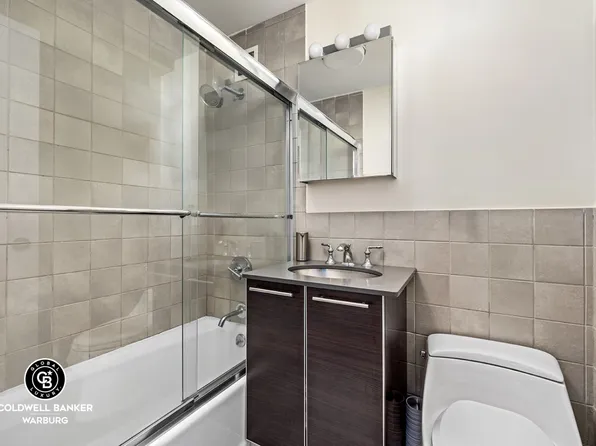 215 East 81st Street 5B image 7 of 8