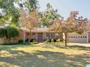 8038 Lauderdale Rd SW, Huntsville, AL 35802