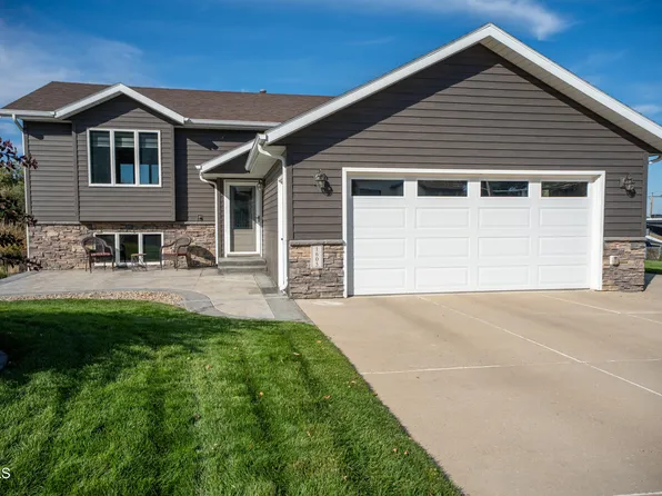 1605 9th Ave SE, Mandan, ND 58554