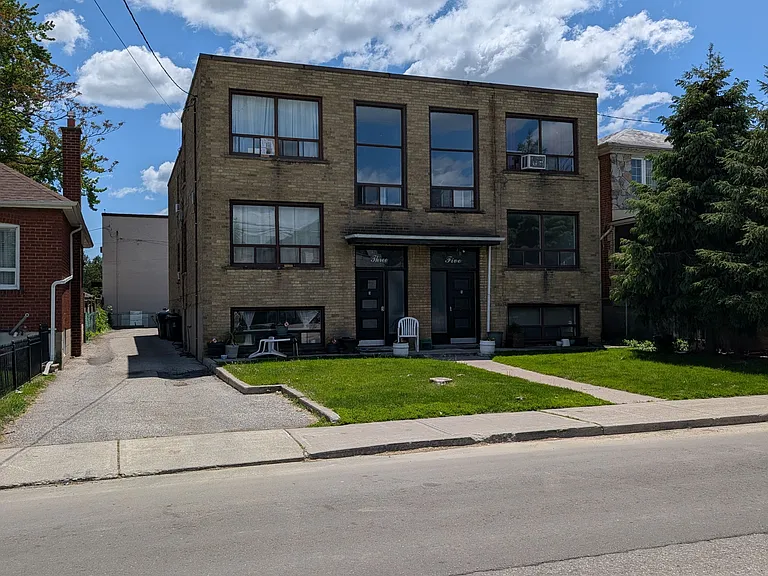 5 Hertford Ave #2 — Photo 23