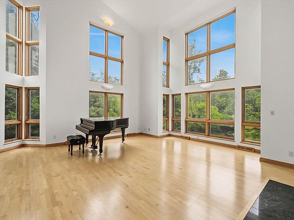 3rd image of 3411 W River DRIVE