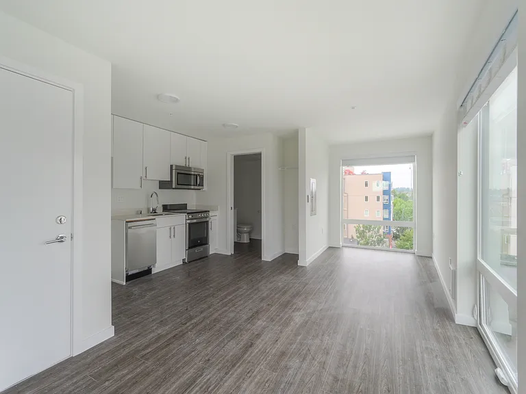 4727 12th Ave NE — Photo 31