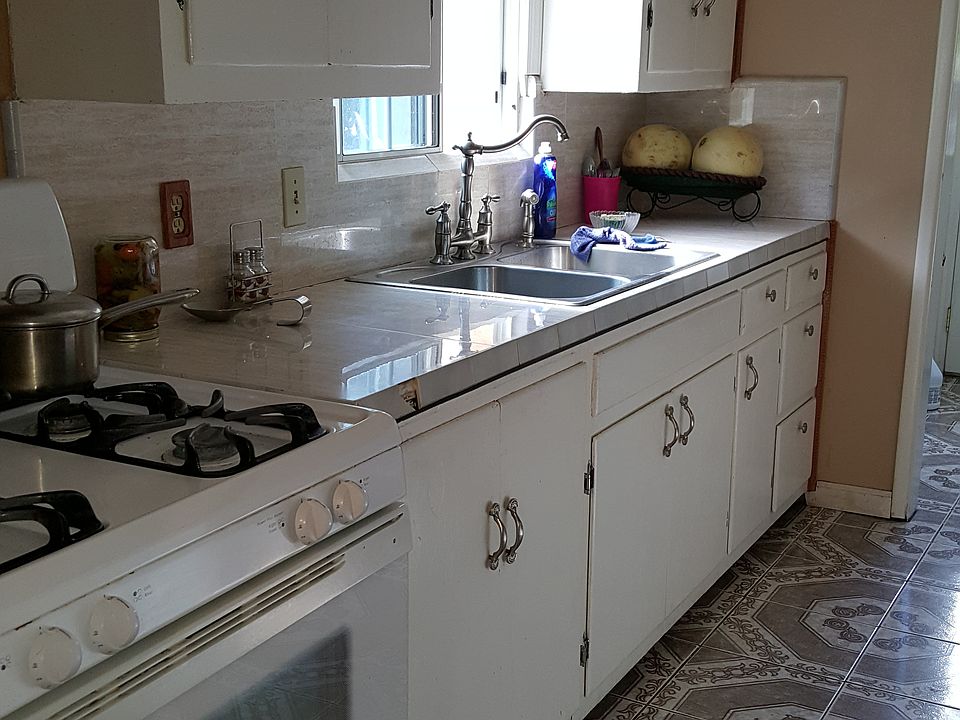 2nd image of 1321 Quincy St