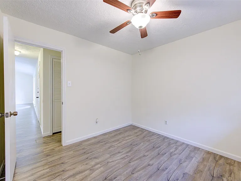 950 Grand Junction Dr — Photo 25
