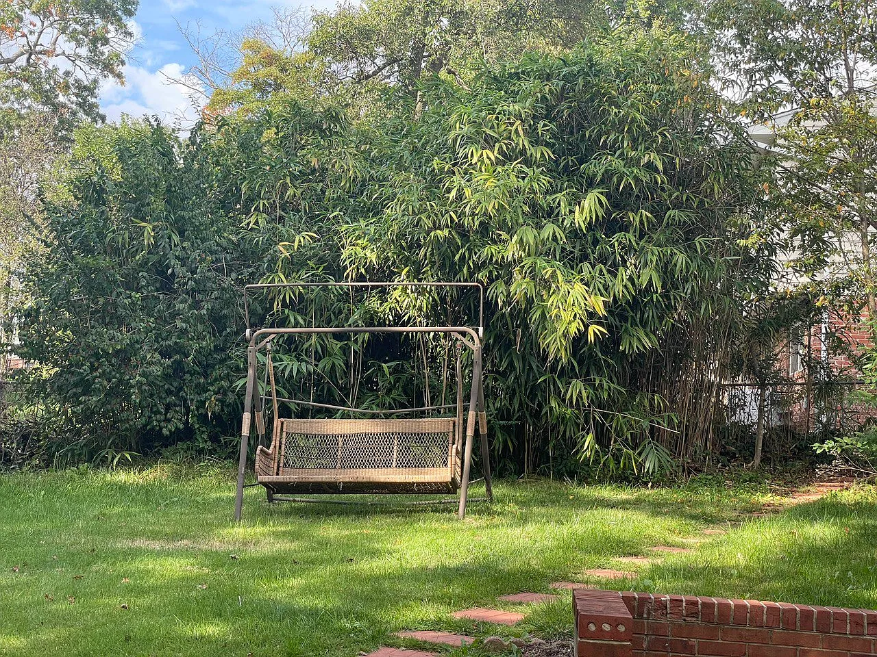 5 bed, 2450 sqft, $4,500 — Photo 2