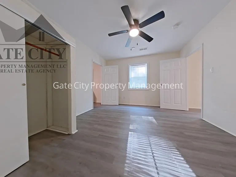 1513 Wendell Ave — Photo 6