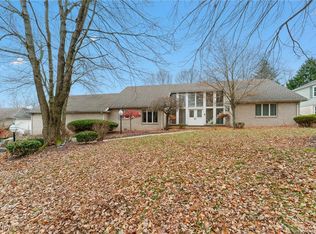 4112 Fairway Dr, Canfield, OH