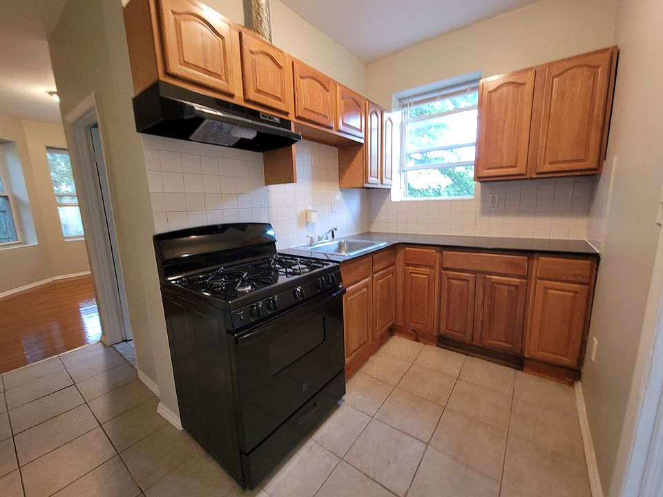 1st image of 210 N 15th St #9E