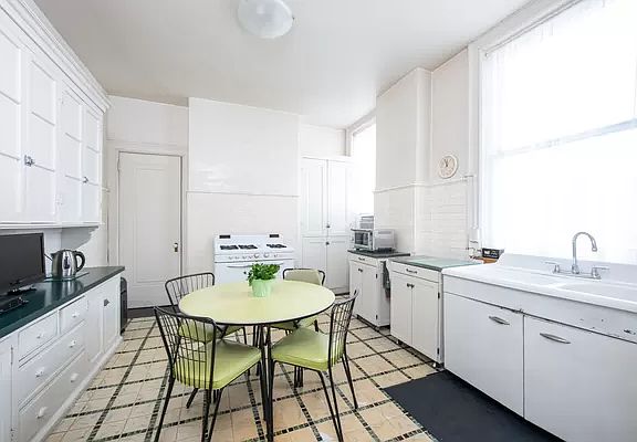 4th image of 50 Central Park W APT 11B
