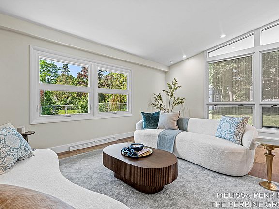 5th image of 1621 Woodcliff Ave SE