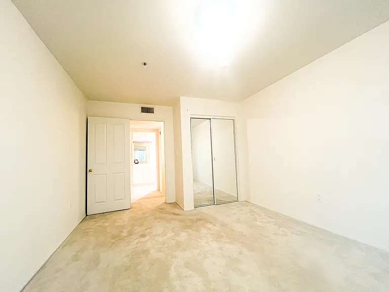 4501 Cedros Ave #117 — Photo 14