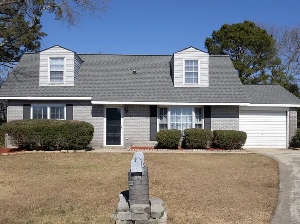 110 Stonefield Ct, Warner Robins, GA 31093