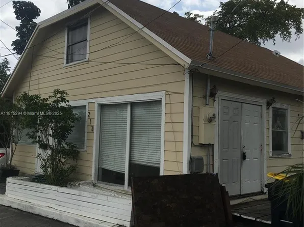 213 SW 2nd St, Dania, FL 33004