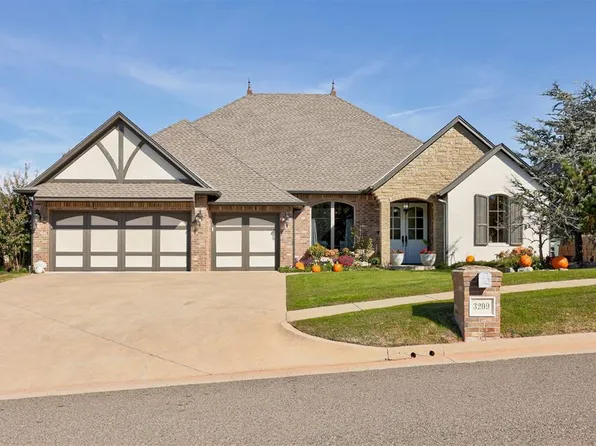 3209 Garden Hill Dr, Edmond, OK 73034