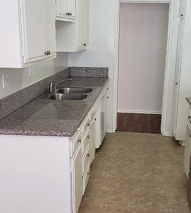 3rd image of 11922 Kling St #111