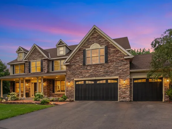 9160 Gateway Ln, Eden Prairie, MN 55347