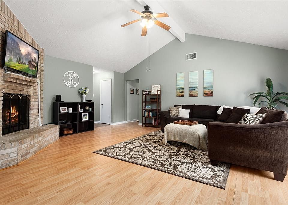 1st image of 2821 Meadow Creek Ct