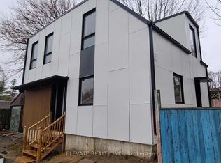 202 Glebemount Ave #3, Toronto, ON M4C 3T1