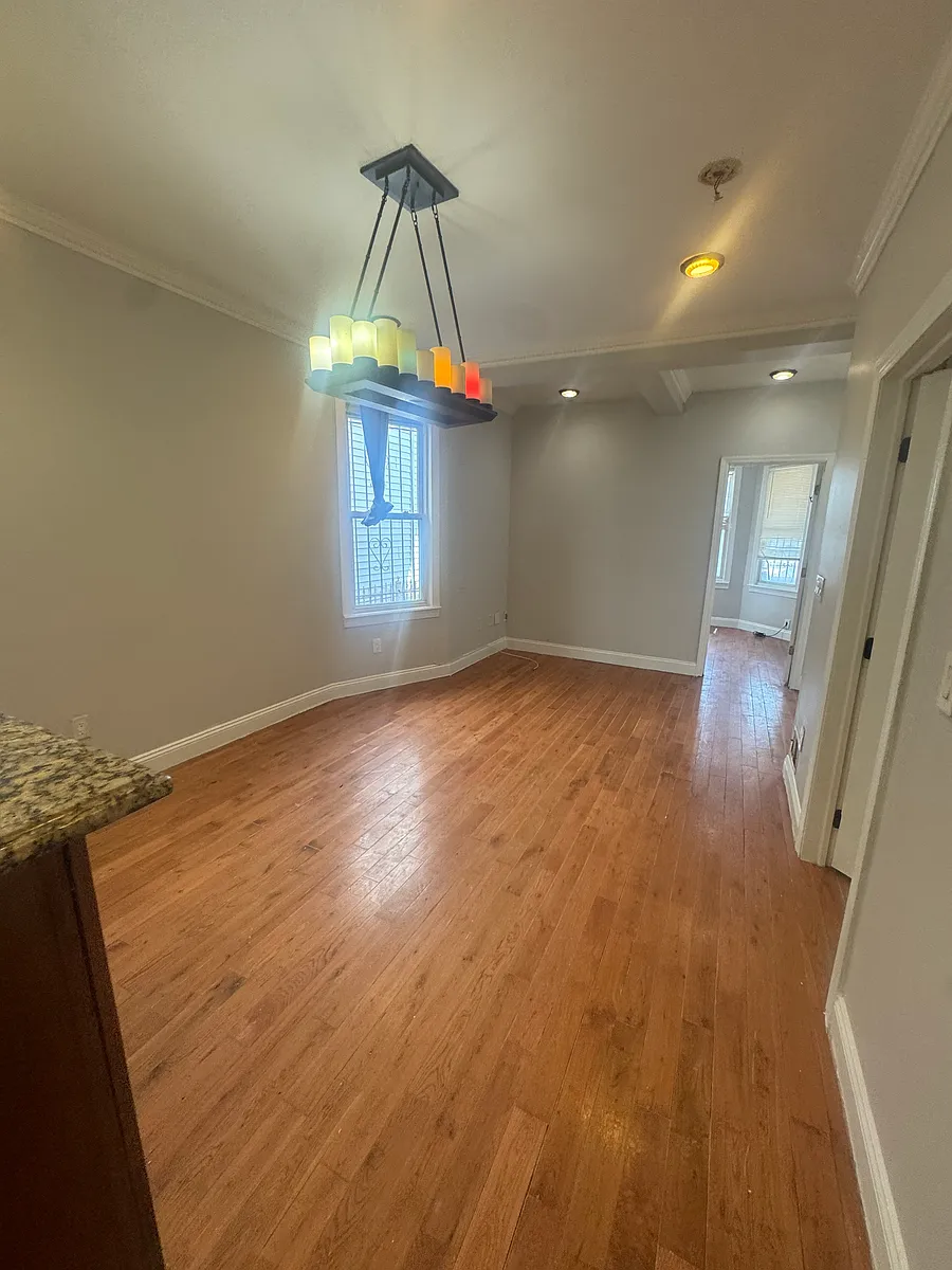 Building Photo - 41 Randolph Ave #1